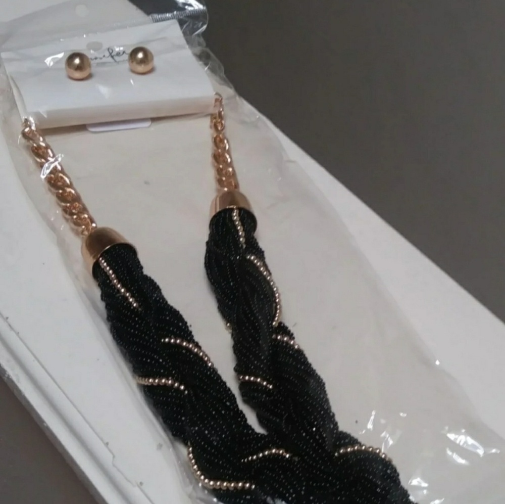 Bead Thread Necklace Set - Picture 2 of 4